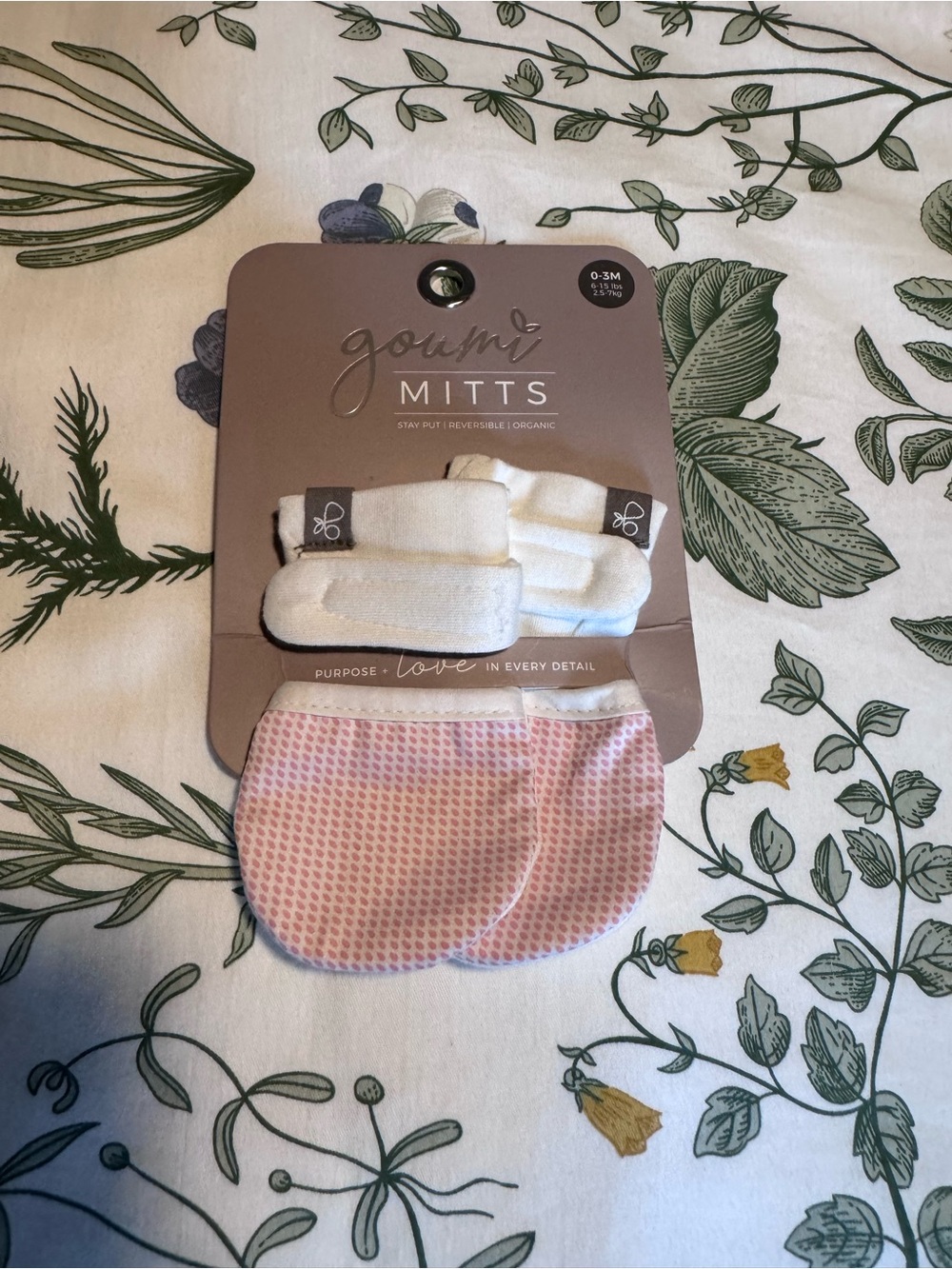 Goumi Mitts size 0-3 pink